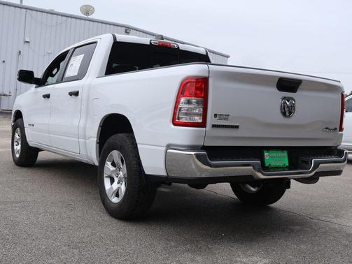 Bright White Clearcoat 2023 RAM 1500 Big Horn/Lone Star
