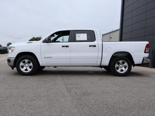 Bright White Clearcoat 2023 RAM 1500 Big Horn/Lone Star