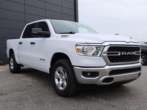 Bright White Clearcoat 2023 RAM 1500 Big Horn/Lone Star
