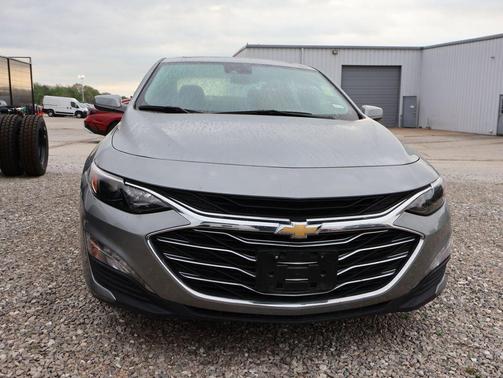 Sterling Gray Metallic 2023 Chevrolet Malibu FWD 1LT