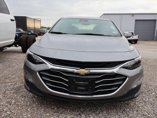 Sterling Gray Metallic 2023 Chevrolet Malibu FWD 1LT