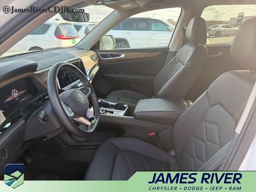 2025 Volkswagen Atlas 2.0T SE w/Technology