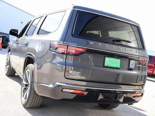 2022 Jeep Wagoneer Series III 4x4