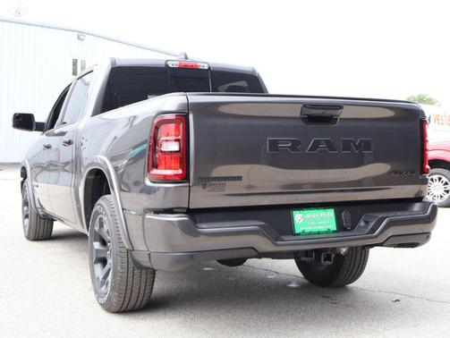 Granite Crystal Metallic Clearcoat 2026 RAM 1500 Big Horn/Lone Star