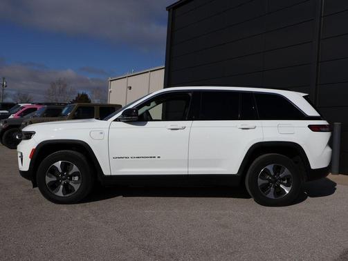 2022 Jeep Grand Cherokee 4xe Base