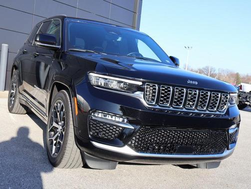 2023 Jeep Grand Cherokee Summit