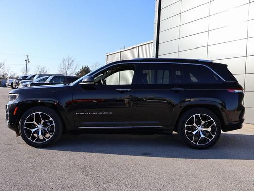 2023 Jeep Grand Cherokee Summit