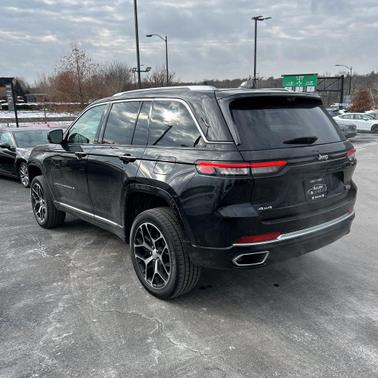 2023 Jeep Grand Cherokee Summit