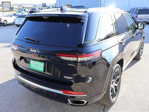 2023 Jeep Grand Cherokee Summit