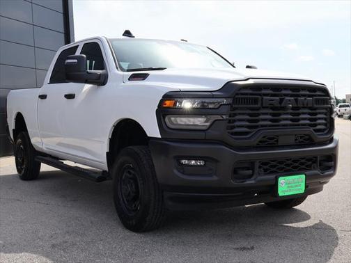 2025 RAM 2500 Tradesman Crew Cab 4x4 6'4' Box