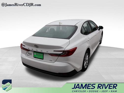 Ice Cap 2026 Toyota Camry LE