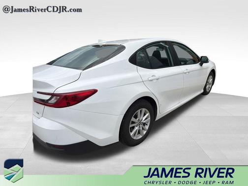 Ice Cap 2026 Toyota Camry LE