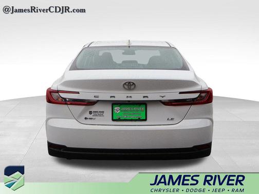 Ice Cap 2026 Toyota Camry LE