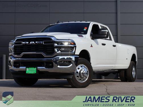 2025 RAM 3500 Tradesman Crew Cab 4x4 8' Box