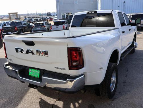 2025 RAM 3500 Tradesman Crew Cab 4x4 8' Box
