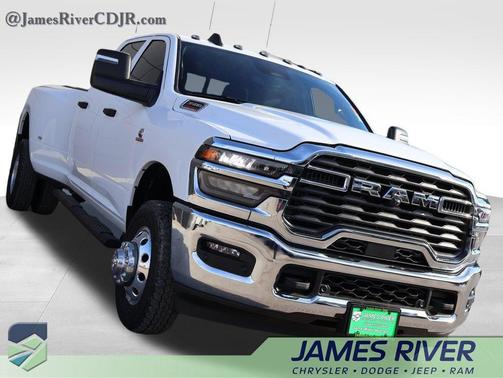 2025 RAM 3500 Tradesman Crew Cab 4x4 8' Box