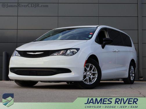 2024 Chrysler Voyager LX