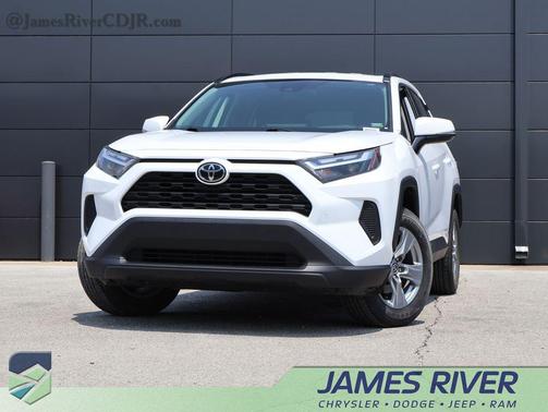 Ice Cap 2025 Toyota RAV4 Hybrid XLE
