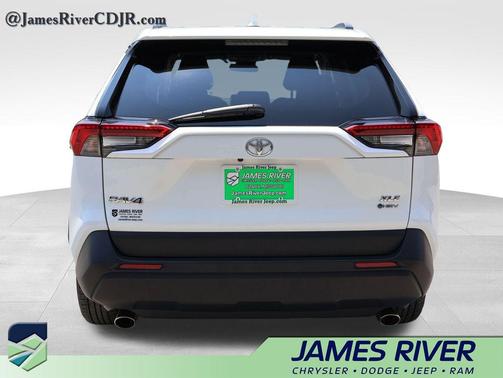 Ice Cap 2025 Toyota RAV4 Hybrid XLE