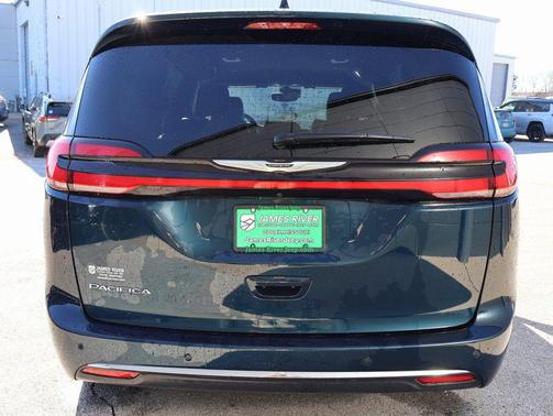 2025 Chrysler Pacifica L