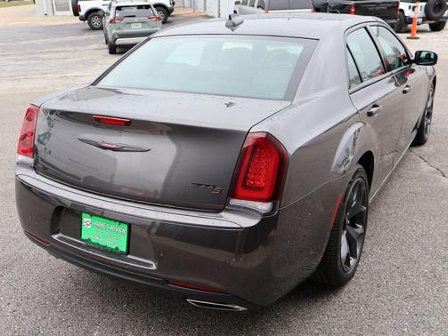 2023 Chrysler 300 S
