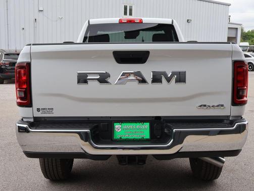 Bright White Clearcoat 2026 RAM 2500 Tradesman Regular Cab 4x4 8' Box