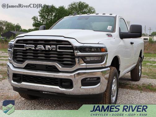Bright White Clearcoat 2026 RAM 2500 Tradesman Regular Cab 4x4 8' Box