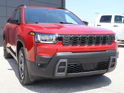 Red Hot Pearlcoat 2026 Jeep Cherokee Laredo
