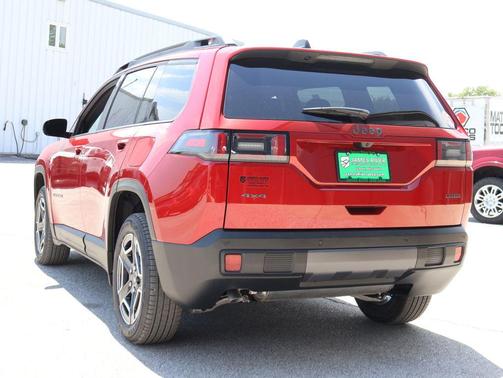 Red Hot Pearlcoat 2026 Jeep Cherokee Laredo