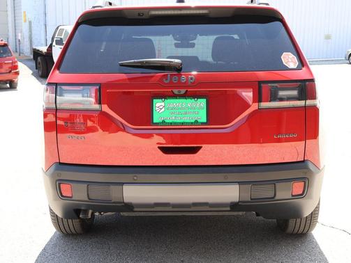 Red Hot Pearlcoat 2026 Jeep Cherokee Laredo