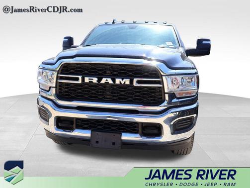 Diamond Black Crystal Pearlcoat 2024 RAM 2500 Tradesman Crew Cab 4x4 6'4' Box