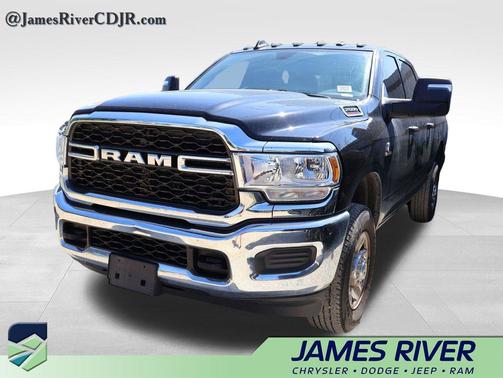 Diamond Black Crystal Pearlcoat 2024 RAM 2500 Tradesman Crew Cab 4x4 6'4' Box