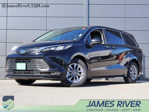 2024 Toyota Sienna LE