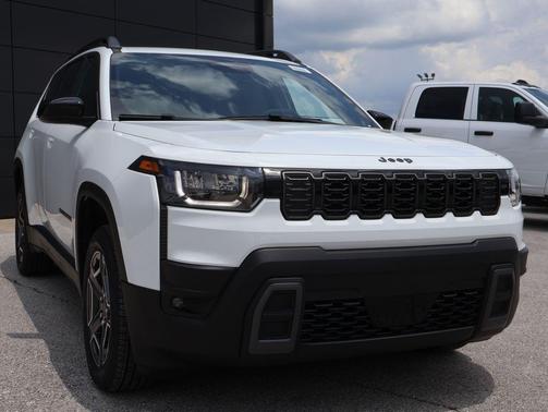 Bright White Clearcoat 2026 Jeep Cherokee Laredo 4x4