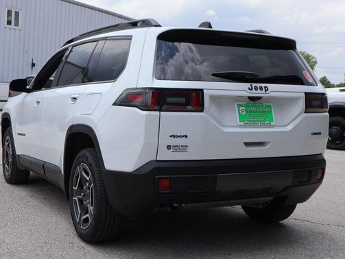 Bright White Clearcoat 2026 Jeep Cherokee Laredo 4x4