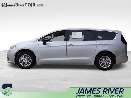 Silver Mist Clearcoat 2024 Chrysler Pacifica Touring L