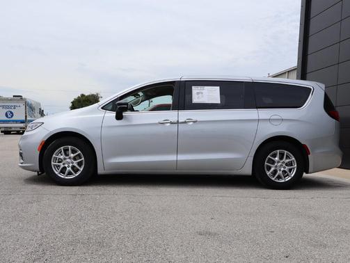 Silver Mist Clearcoat 2024 Chrysler Pacifica Touring L