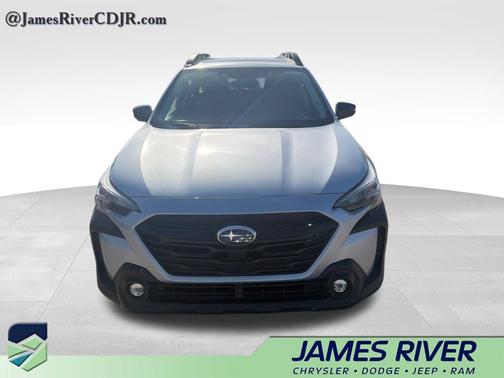 Ice Silver Metallic 2025 Subaru Outback Onyx Edition