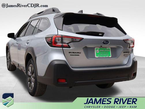 Ice Silver Metallic 2025 Subaru Outback Onyx Edition