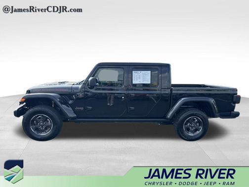 Black Clearcoat 2022 Jeep Gladiator Rubicon