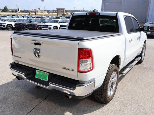 Bright White Clearcoat 2019 RAM 1500 Big Horn