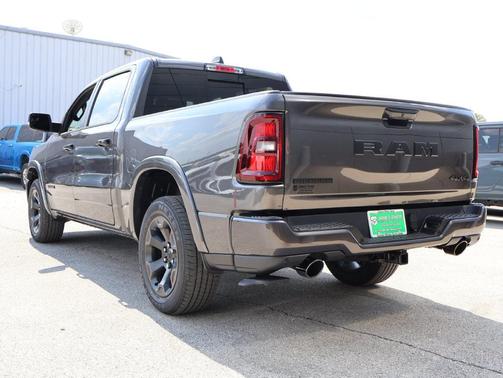 Granite Crystal Metallic Clearcoat 2027 RAM 1500 Big Horn/Lone Star