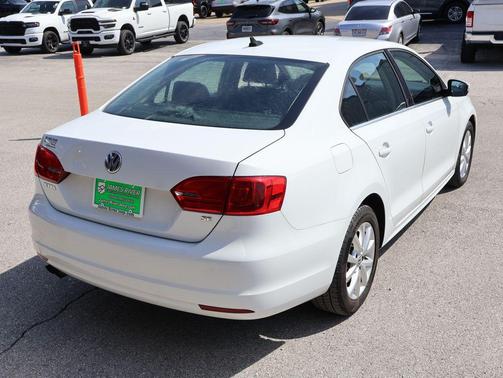 White 2014 Volkswagen Jetta Auto SE w/Connectivity
