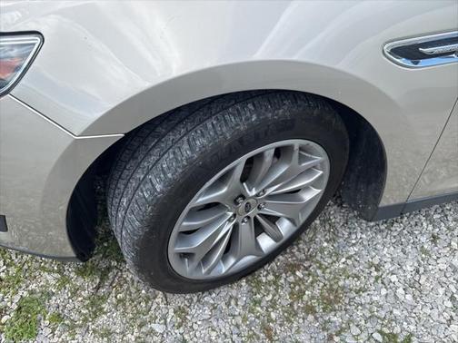 2018 Ford Taurus Limited