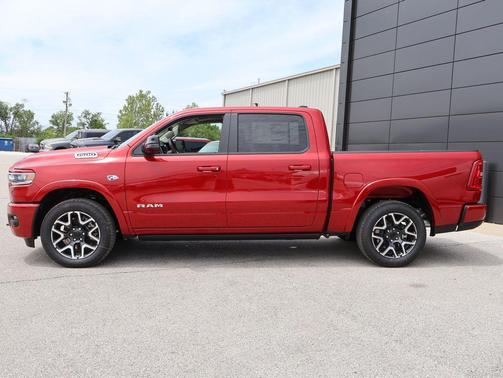 Molten Red Pearlcoat 2026 RAM 1500 Laramie