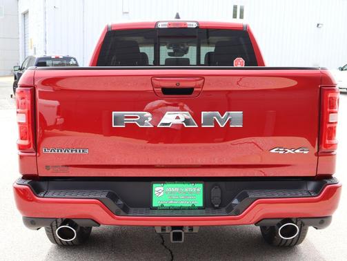 Molten Red Pearlcoat 2026 RAM 1500 Laramie