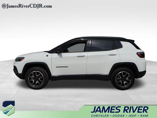 Bright White Clearcoat 2025 Jeep Compass Trailhawk