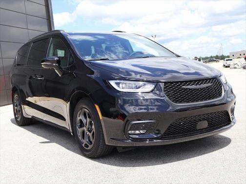 2025 Chrysler Pacifica Hybrid Premium S Appearance Pkg
