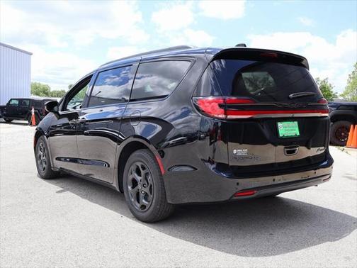 2025 Chrysler Pacifica Hybrid Premium S Appearance Pkg
