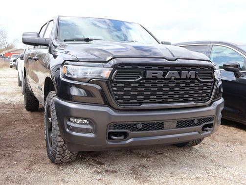 2026 RAM 1500 Warlock Crew Cab 4x4 5'7' Box